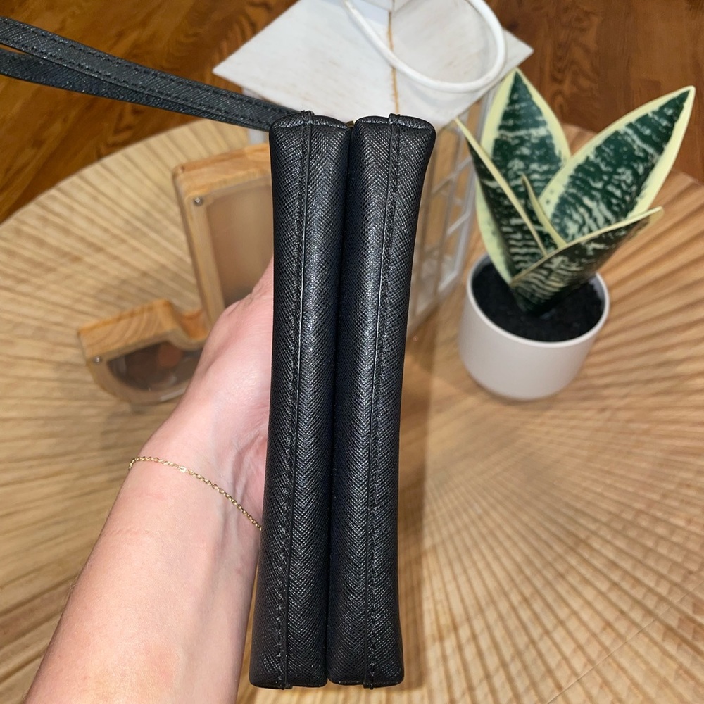 Black Michael Kors double zip Wristlet 🖤 - Picture 9 of 10